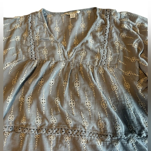 American Eagle Women's Soft Blue Eyelet Peasant Sleeve Blouse Top Sz Small - Picture 1 of 9